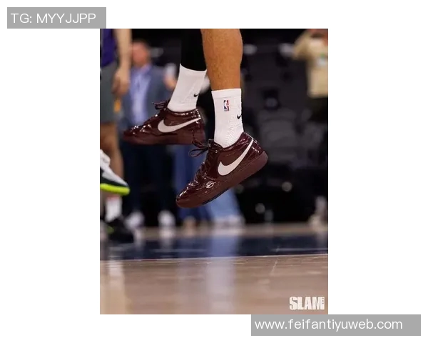 塔克晒出喷泡配色Book1PE球鞋引发热议超越布克本人魅力